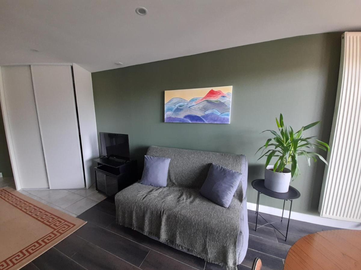 A 5 Mns Du Puy De Dome Avec Vue Imprenable Studio Rez De Jardin 24M2 Neuf A Laschamps Saint-Genès-Champanelle Buitenkant foto